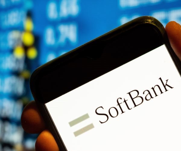 SoftBank to Book $34B Gain by Cutting Alibaba Stake to 14.6%