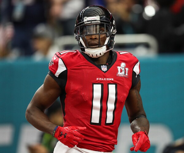 Jet Skiing NFLer Loses $100K Earring in Lake