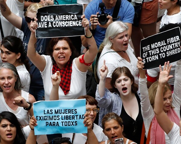 500-Plus Arrests at US Capitol as Women Protest Border Separations