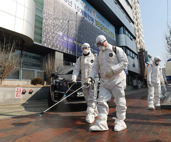 South Korea City Deserted as Virus Cases Surge: 'Like a Zombie Apocalypse':