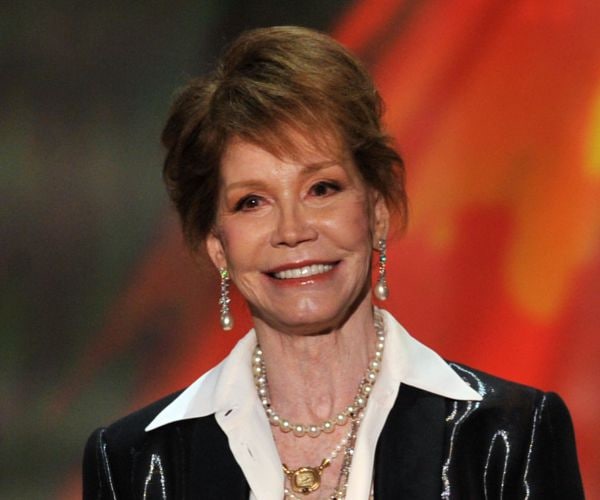 Mary Tyler Moore Laid to Rest in Connecticut