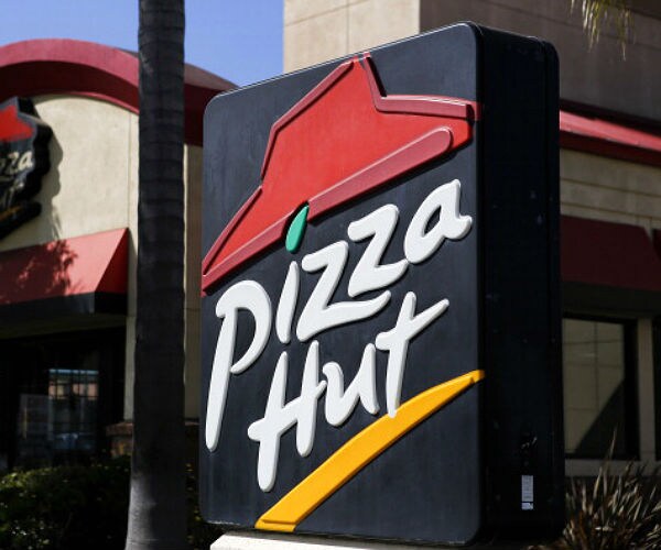 Pizza Hut Plans to Hire 11,000 Ahead of the Super Bowl