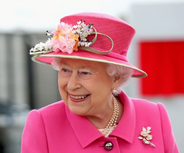 queen elizabeth smiles