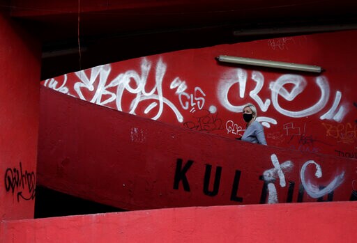 Czechs Impose More Restrictions as Virus Cases Surge