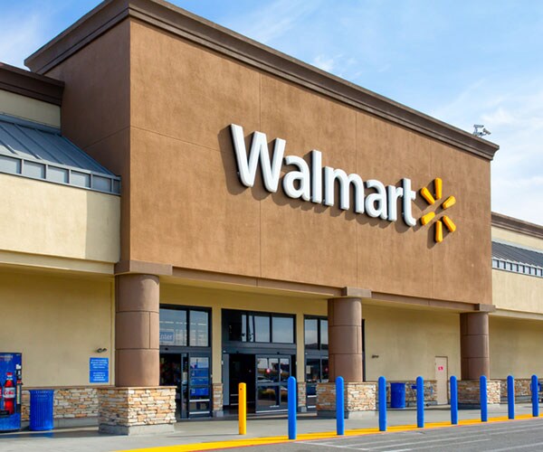 Disabled Woman's Nails: Walmart Cashier Spends Break Giving Manicure