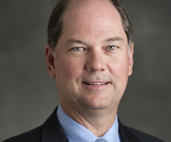 Fidelity's $100 Billion Manager Says Rate Spike May Be Overdone