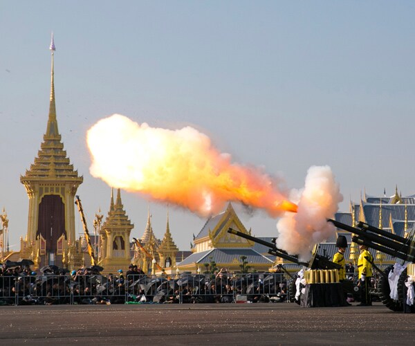 King Bhumibol Adulyadej Funeral to Be Followed by Cremation