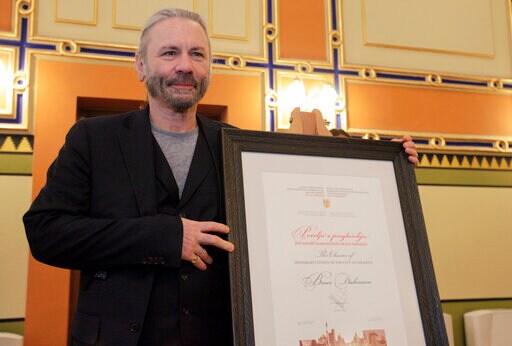Iron Maiden Singer Made Honorary Citizen of Bosnia's Capital
