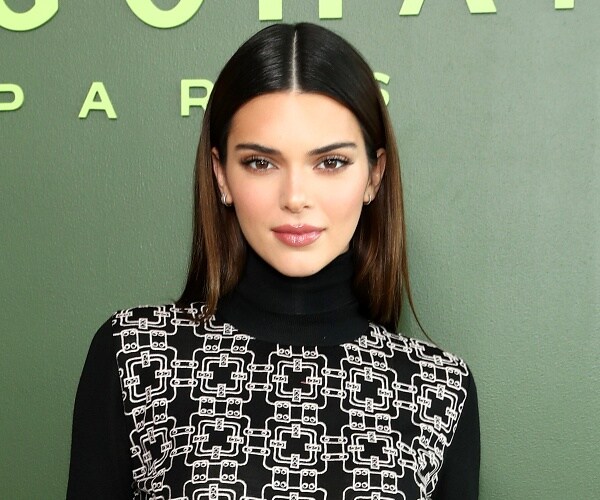 kendall jenner attends fasion show