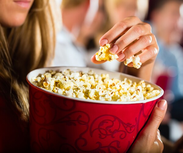 Unlimited Movie-Theater Deal Draws Mixed Reviews