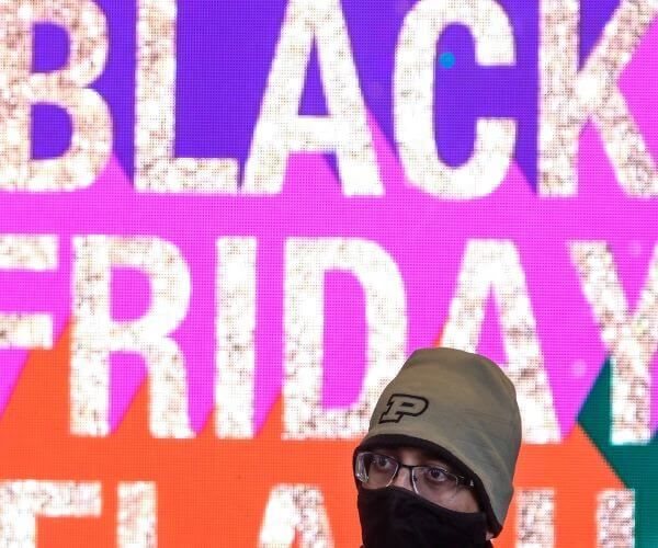 Black Friday shopper 2021