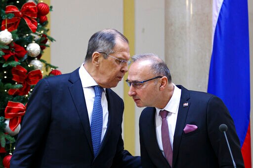 Russian FM Dismisses Media Reports about Navalny Poisoning