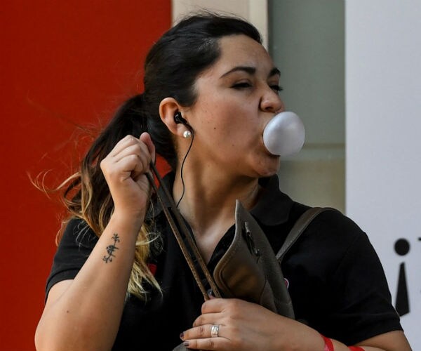 Can You Walk and Chew Gum? It May Keep You Thin, Study Says