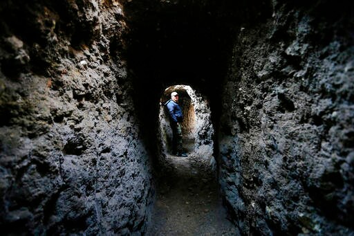 Syrian Army Moves to Tame Rebellious Damascus Districts