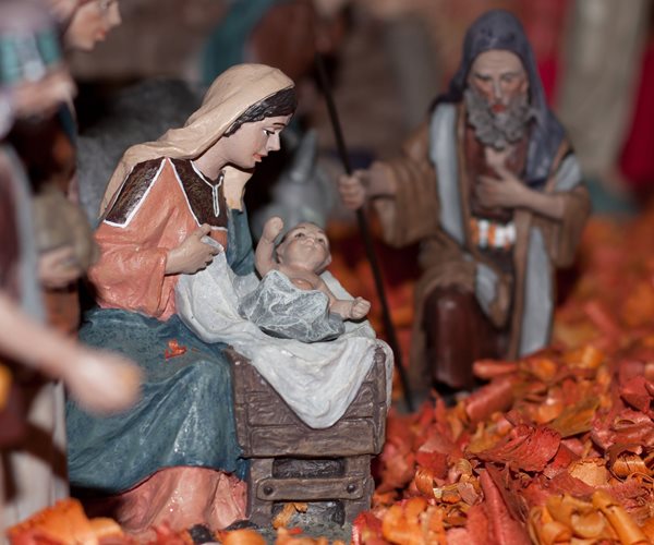 Donor Leaves $50,000 Check Under Baby Jesus Figure in Texas