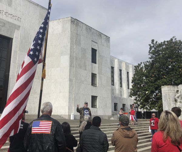 'Militia Threat' Shuts Down Oregon House Over Climate Change Bill