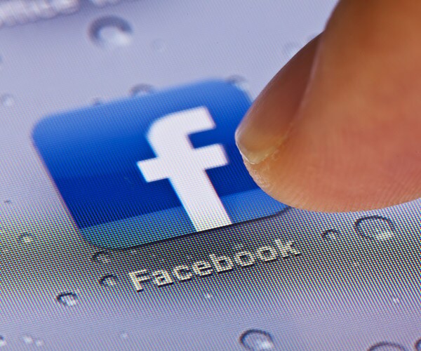 Thai Military Courts Harshly Punish 2 for Facebook Comments