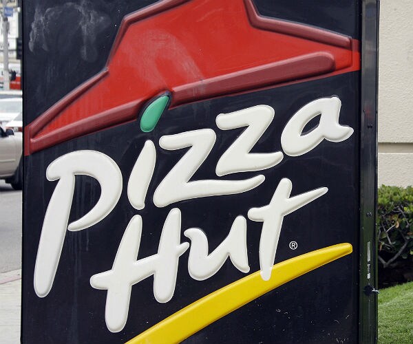 Florida Pizza Hut Manager Threatens Workers Who Evacuated 'Too Early