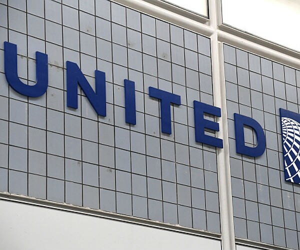 United CEO Blames 'System Failure' for David Dao Incident