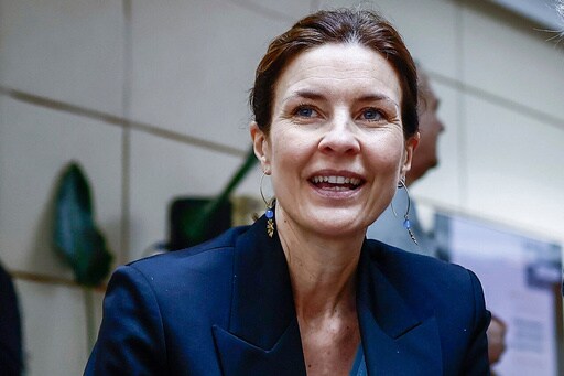 Italian Women Fight Back against Websites Sharing Unauthorized Photos with Obscene Language