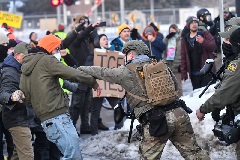 Protesters Clash With Federal Agents Over Minneapolis ICE Shooting