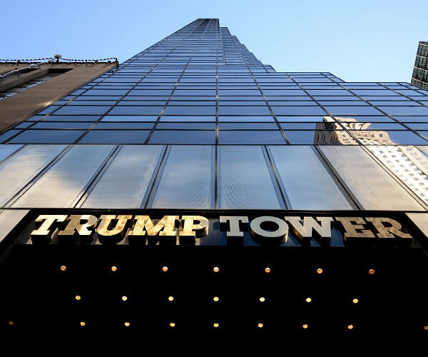 Police Arrest Student for Bringing Weapons, Fireworks Into Trump Tower