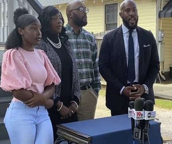 9th Grader Sues Over Pledge of Allegiance Dustup