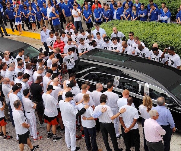 Pitcher Jose Fernandez's Jersey Stolen During High School Vigil