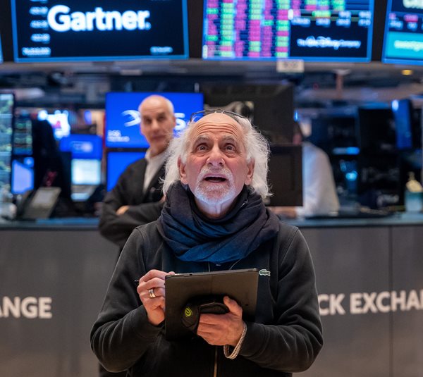 S&P 500, Dow Recover Losses Ahead of Tariffs