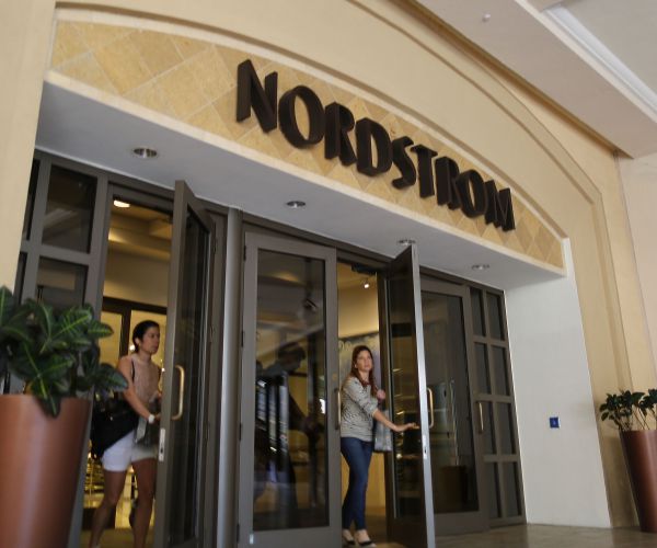 Nordstrom's No-Clothes New Store Has Stylists Order for You