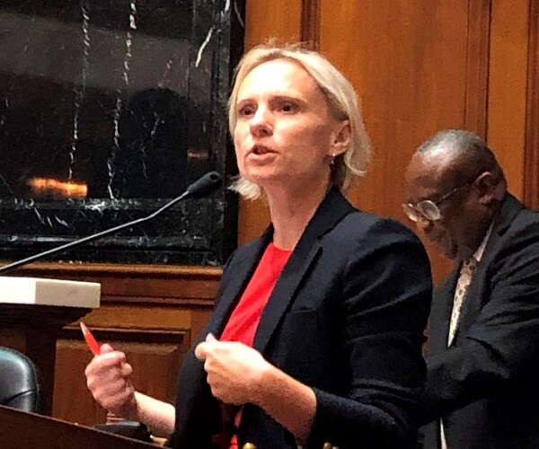 victoria spartz stands on statehouse floor