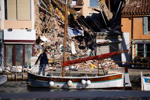 Death Toll in French Apartment Blast Reaches 3; Search over