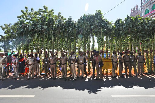 China's President in India for Summit amid Kashmir Tensions