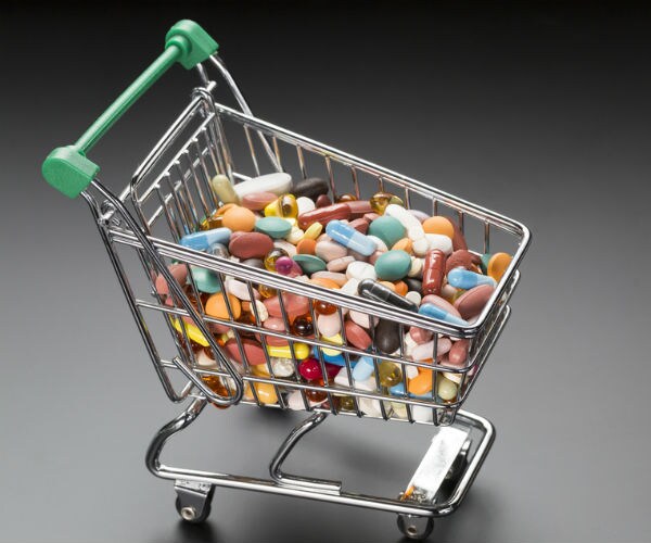 Gilead Cuts 2016 Sales Forecast, Cites Hepatitis C Drugs