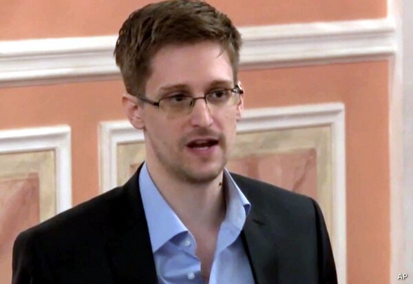 Ex-NSA Chief Hayden: Snowden Always Intended to 'Scrape' Data 