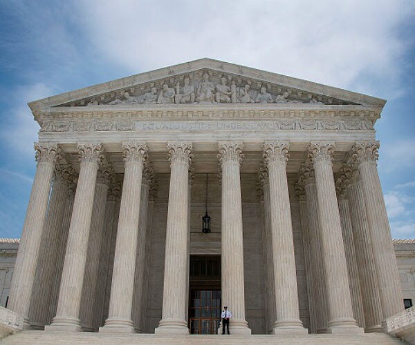 Report: 3 WH Officials Will Stay Until SC Justice Confirmed