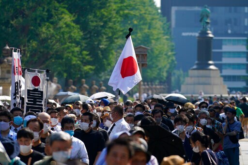 Japan Marks 75th Anniversary of war End with No Abe Apology