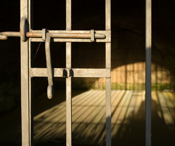 Illinois Teen Locks Self in Cell While Exploring Abandoned Prison