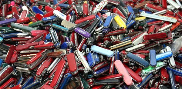 TSA Drops Plan to Allow Small Knives on Planes