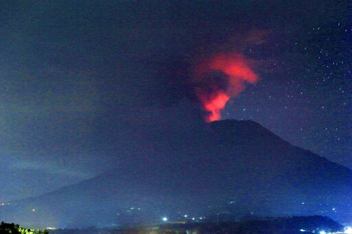 Bali Volcano Dusts Resorts in Ash; Lombok Airport Closes
