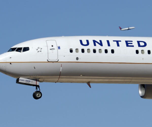 United Passenger Pees in Cup After Being Told to Stay in Seat