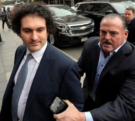 Bankman-Fried Requests Use of Flip Phone