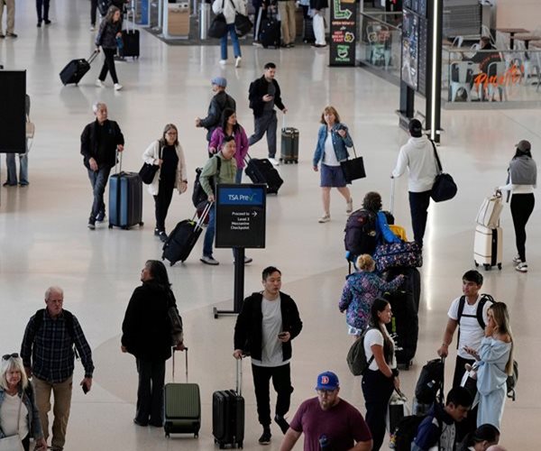 On Thursday, as the long Memorial Day weekend kicked off, people began loading up their cars and jum...