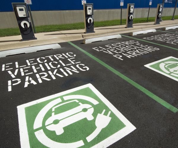 GOP Seizes on Voter Hesitancy to Attack EVs as Costly to US