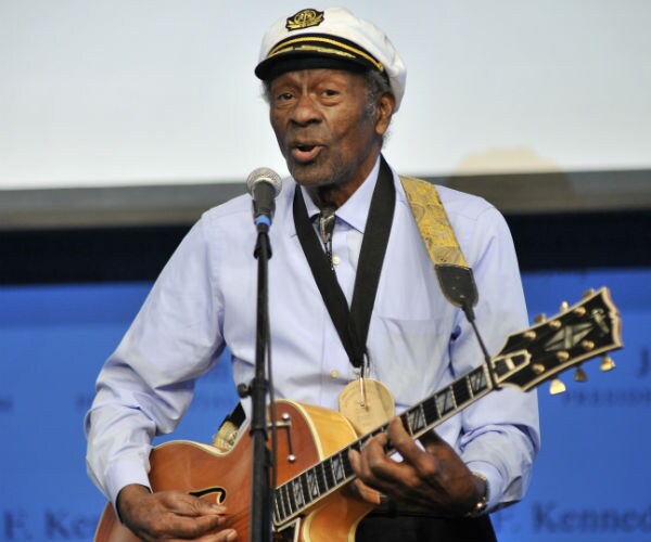 Legendary Rocker Chuck Berry Dies at 90