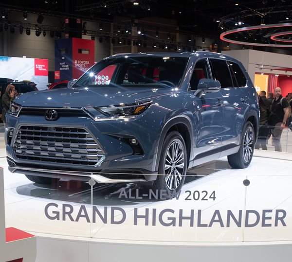 Lauren Fix, The Car Coach: The 2024 Toyota Grand Highlander: An SUV Game-Changer