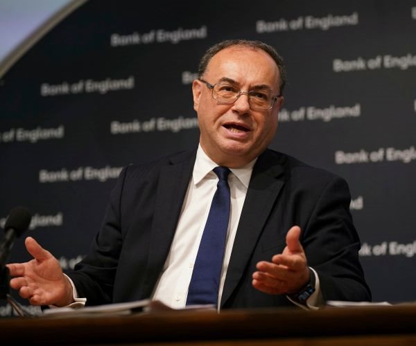 Bank of England Predicts Recession by Year-End