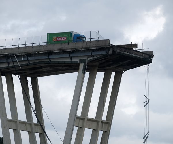 26 Dead as Cars Plunge in Italy Highway Bridge Collapse