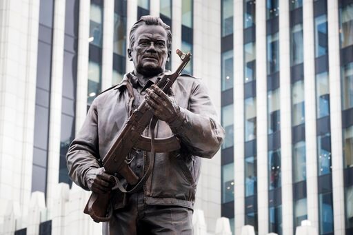 Moscow Unveils Monument to Kalashnikov, Designer of AK-47