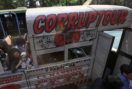 Corruption Tour Shines Unflattering Light on Graft in Mexico